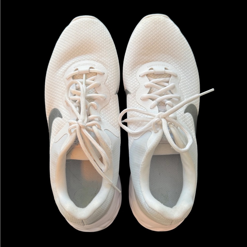 Nike Women's White and Silver Athletic Shoes - Picture 5 of 7
